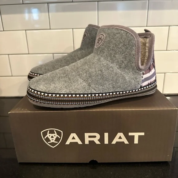 New! ARIAT Bootie Slipper - Picture 1 of 3